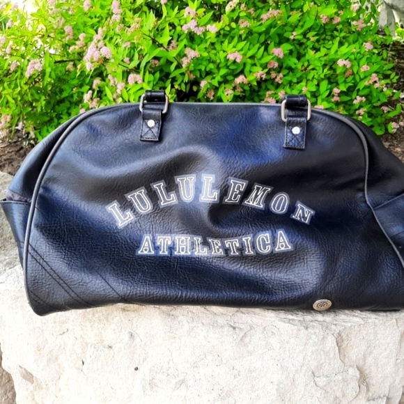 lululemon gym bags